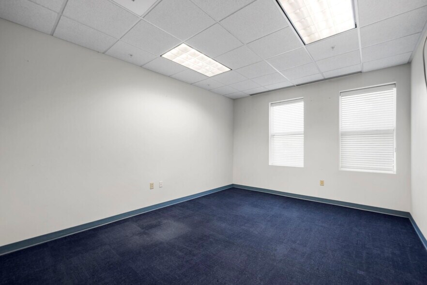 More Photos Of 801 N 2nd St, Berthoud Distribution For Lease