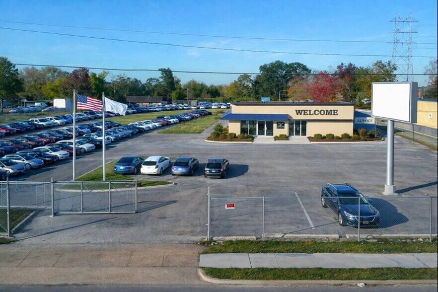 More Photos Of 4620 W Fuqua St, Houston Freestanding For Lease