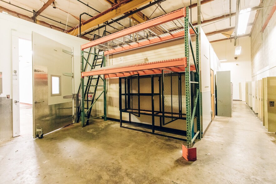 More Photos Of 2331 NW 23rd Ave, Portland Warehouse For Sale