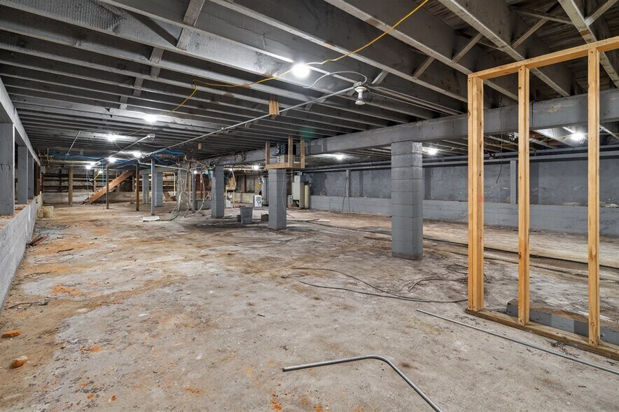 More Photos Of 602 G Ave, Grundy Center Fast Food For Sale