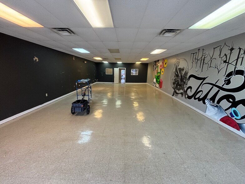 More Photos Of 114-116 E Auglaize St, Wapakoneta Unknown For Lease