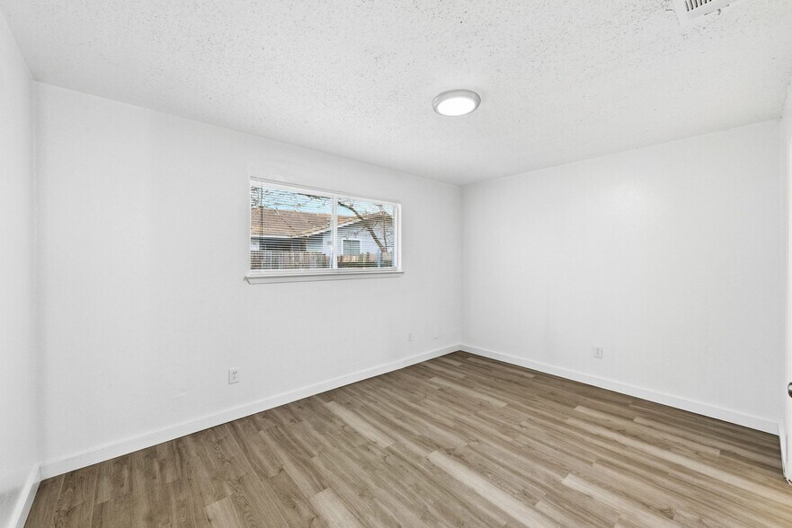 More Photos Of 5619 Jacaranda Dr, Austin Multifamily For Sale