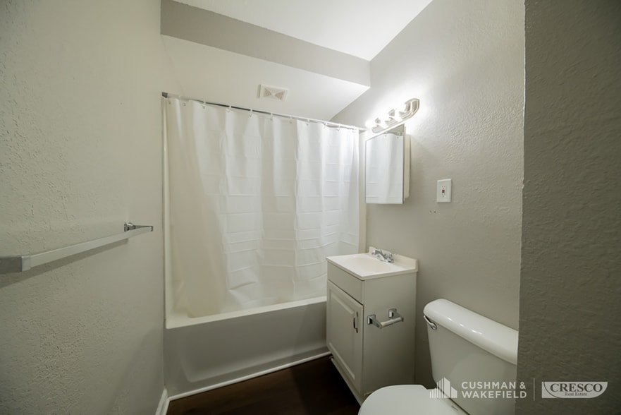 More Photos Of 20580 Lorain Rd, Fairview Park Apartments For Sale