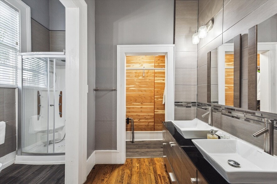 More Photos Of 1502 Market St, Galveston Hospitality For Sale