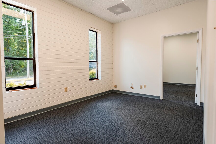 More Photos Of 510 Corliss St, Greensboro Light Manufacturing For Lease