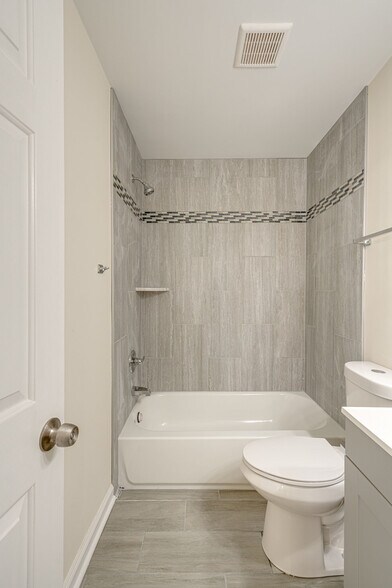 More Photos Of 501 Cedarmont Dr, Antioch Apartments For Sale