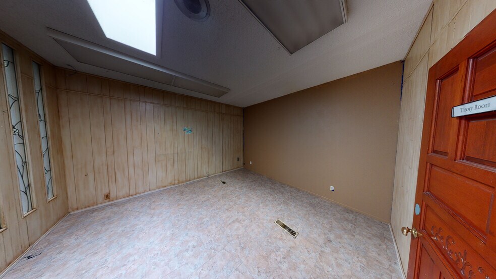 More Photos Of 1343-1353 W Main St, Merced General Retail For Sale