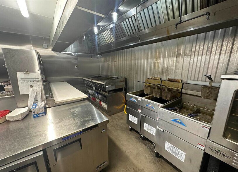 More Photos Of 504 Main St, Varna Restaurant For Sale
