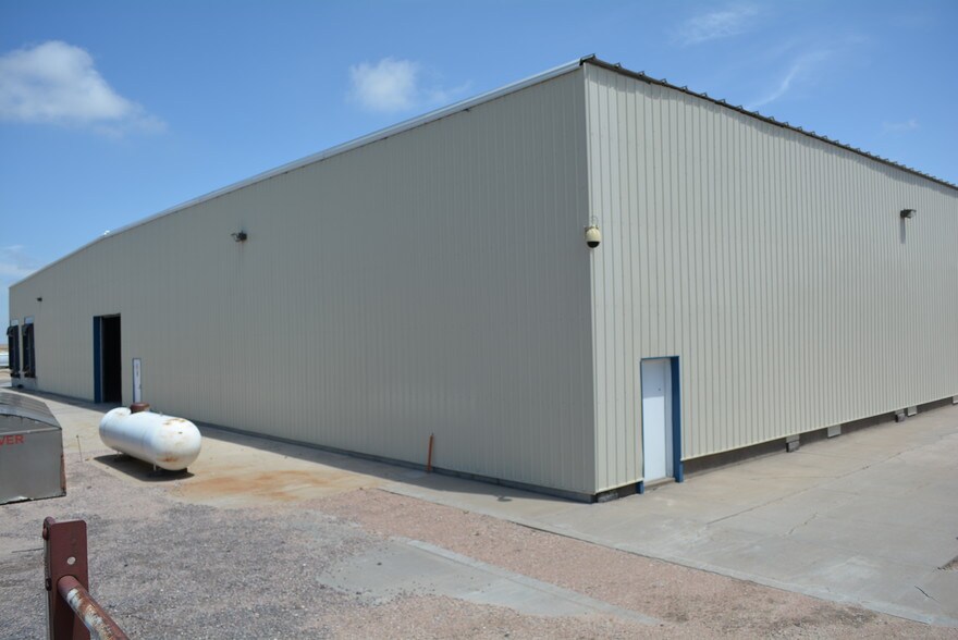 More Photos Of 3232 Road 101 E, Sidney Warehouse For Lease