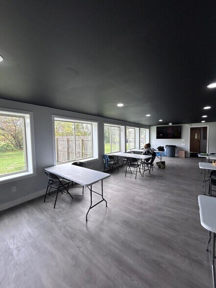 More Photos Of 151 Riverside Dr, Fultonville Truck Terminal For Sale