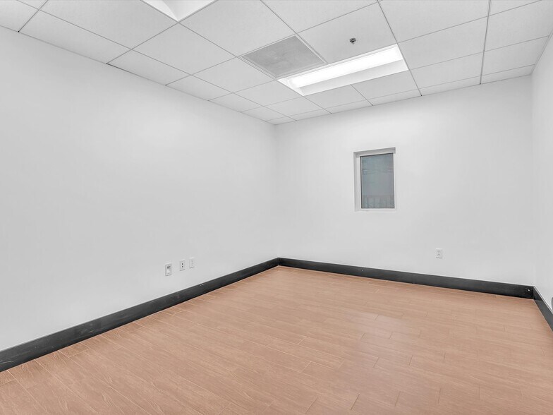 More Photos Of 2797 NW 105th Ave, Miami Warehouse For Lease