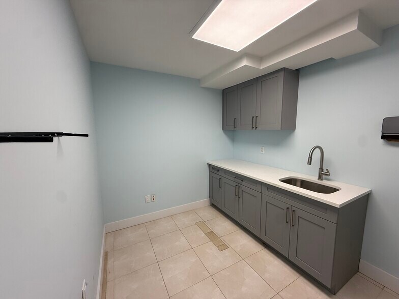 More Photos Of 299-307 Grand St, Jersey City Apartments For Lease