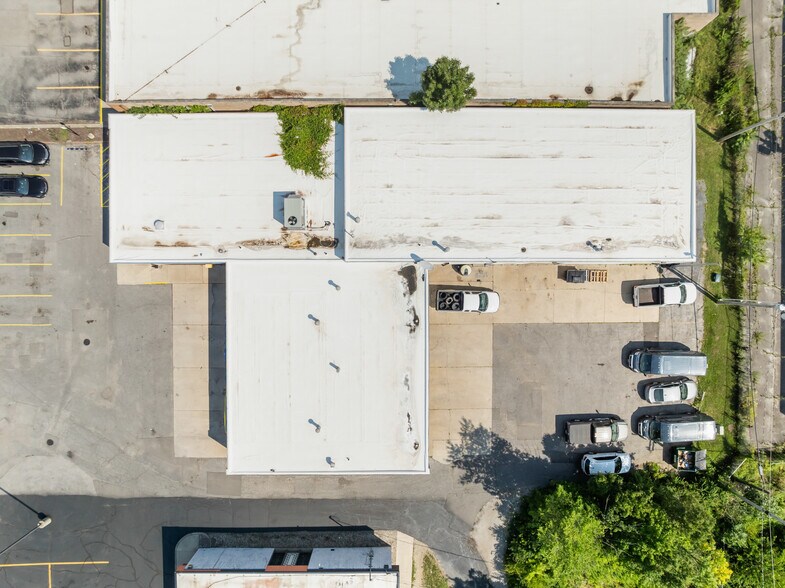 More Photos Of 4106 Coldwater Rd, Fort Wayne Auto Repair For Sale