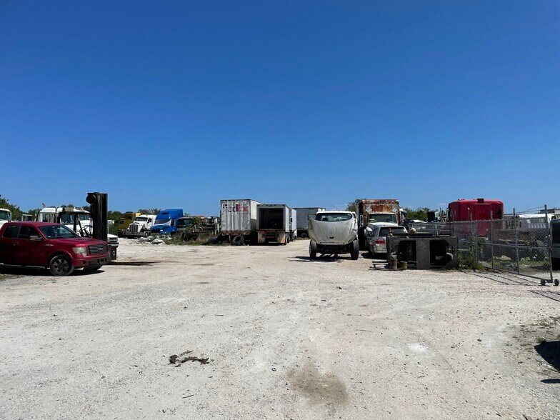 More Photos Of 27107 US Highway 27, Moore Haven Land For Sale