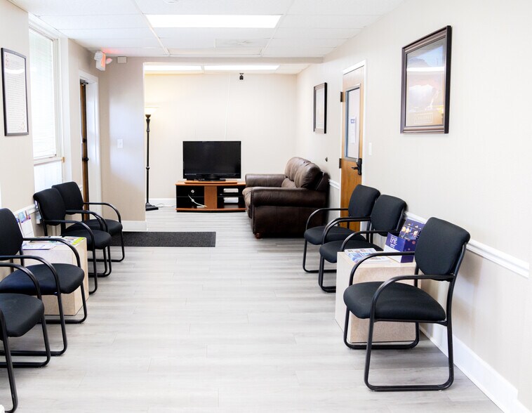 More Photos Of 1403 Medical Plaza Dr, Sanford Medical For Lease