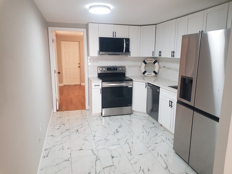 More Photos Of 311 58th Ave E, Bradenton Apartments For Sale