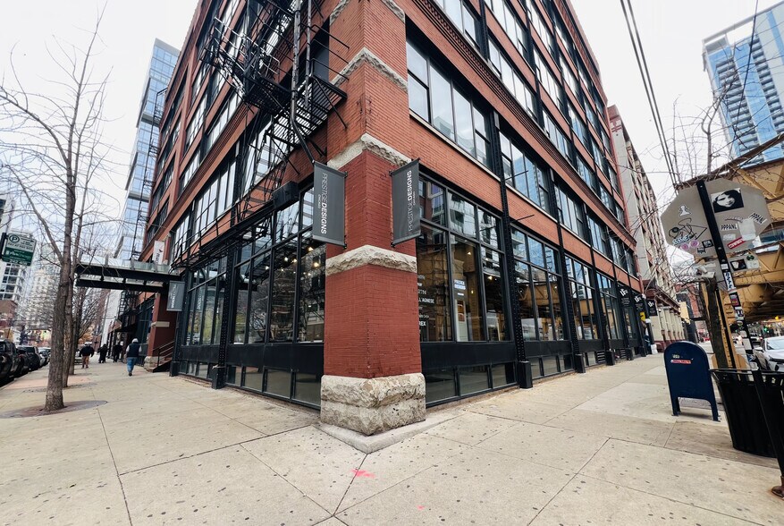 More Photos Of 223 W Erie St, Chicago Loft Creative Space For Lease