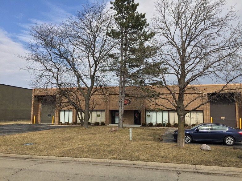 More Photos Of 110-112 Carpenter Ave, Wheeling Manufacturing For Lease