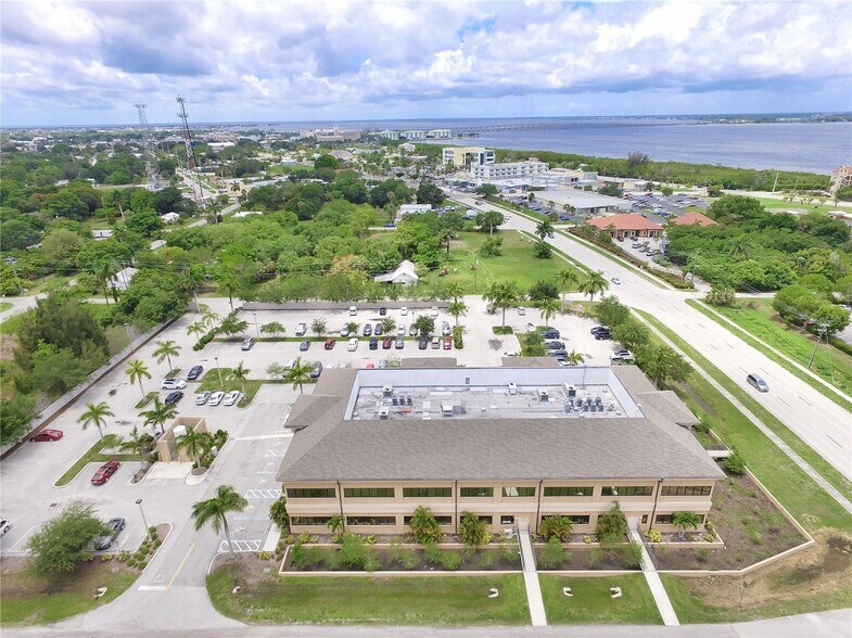 More Photos Of 25097 Olympia Ave, Punta Gorda Medical For Lease