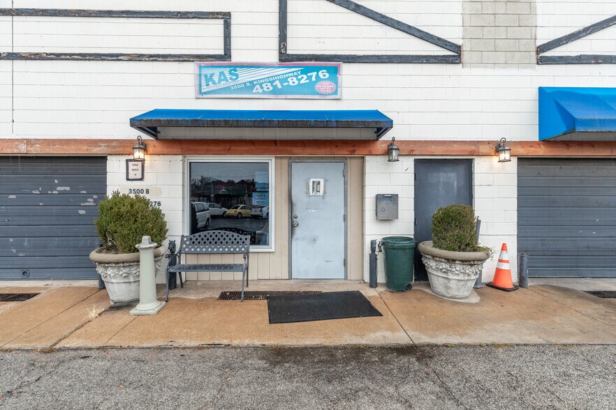 More Photos Of 3500 S Kingshighway Blvd, Saint Louis Auto Repair For Sale