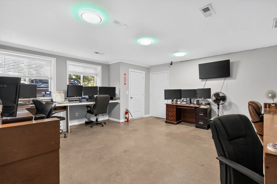 More Photos Of 417 Loop Rd, Garner Warehouse For Sale