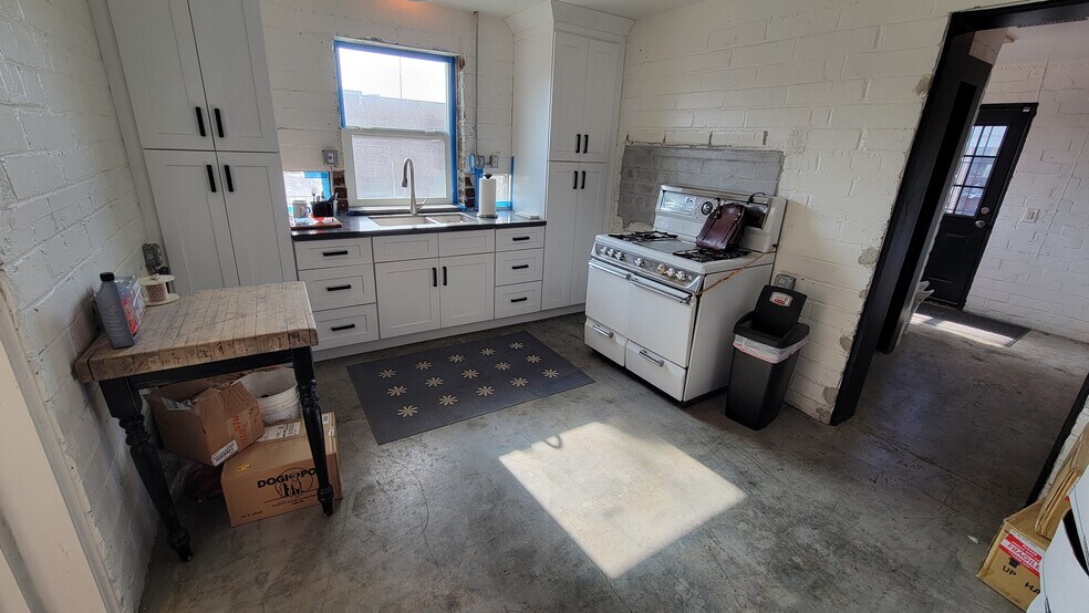 More Photos Of 1580 W 2nd St, Pomona Land For Lease