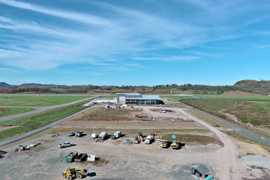 More Photos Of 2000 Aviation Way, Bridgeport Land For Lease