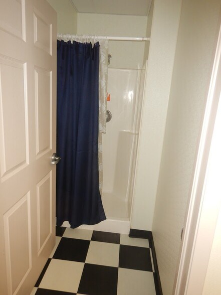 More Photos Of 6530 Supply Row, Houston Warehouse For Lease