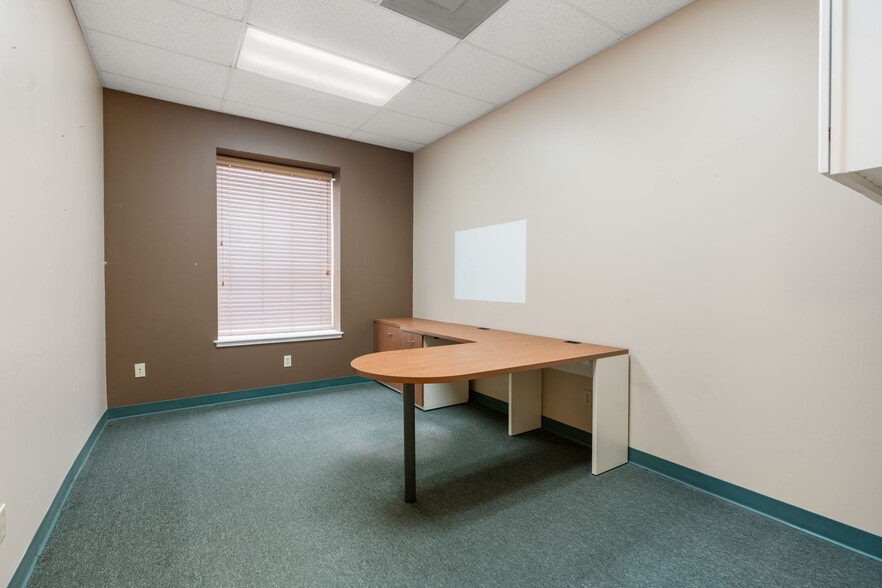 More Photos Of 2200 Sciaaca Rd, Spring Office For Sale