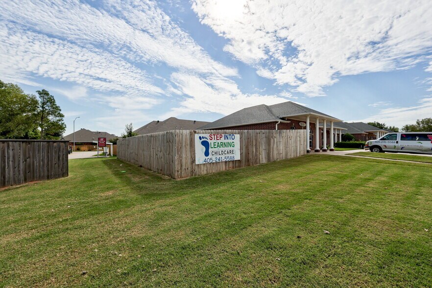 More Photos Of 500 N Financial Ter, Mustang Medical For Sale