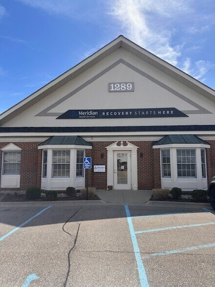 More Photos Of 1289 S Linden Rd, Flint Medical For Lease