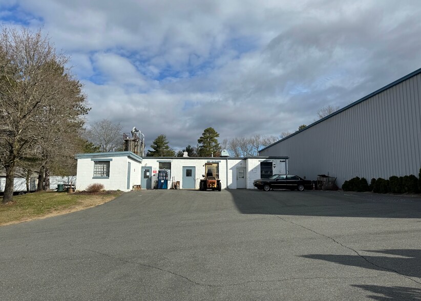 More Photos Of 378 Long Plain Rd, South Deerfield Industrial For Lease
