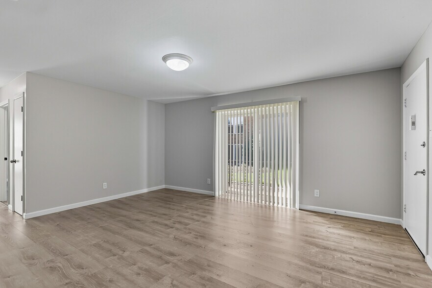 More Photos Of 11542-11556 Concord Village Ave, Saint Louis Apartments For Sale