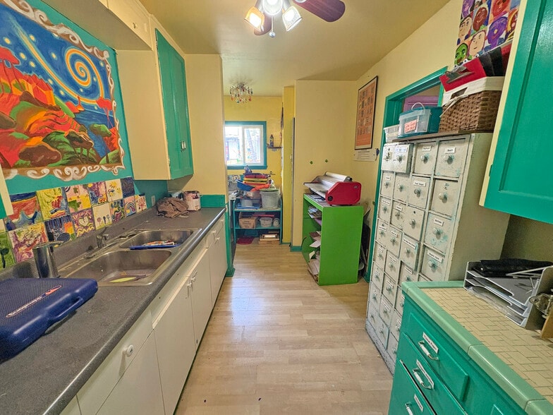 More Photos Of 1009 18th St, Santa Monica Schools For Lease