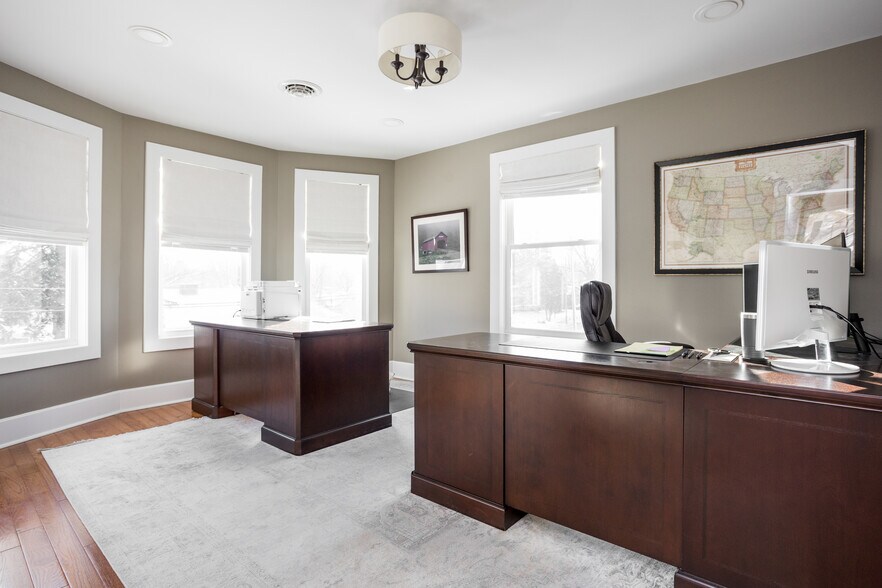 More Photos Of 502 W Main St, Danville Office For Sale