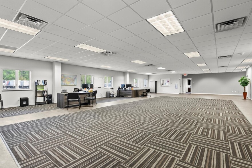 More Photos Of 24051 S Northern Illinois Dr, Channahon Truck Terminal For Sale