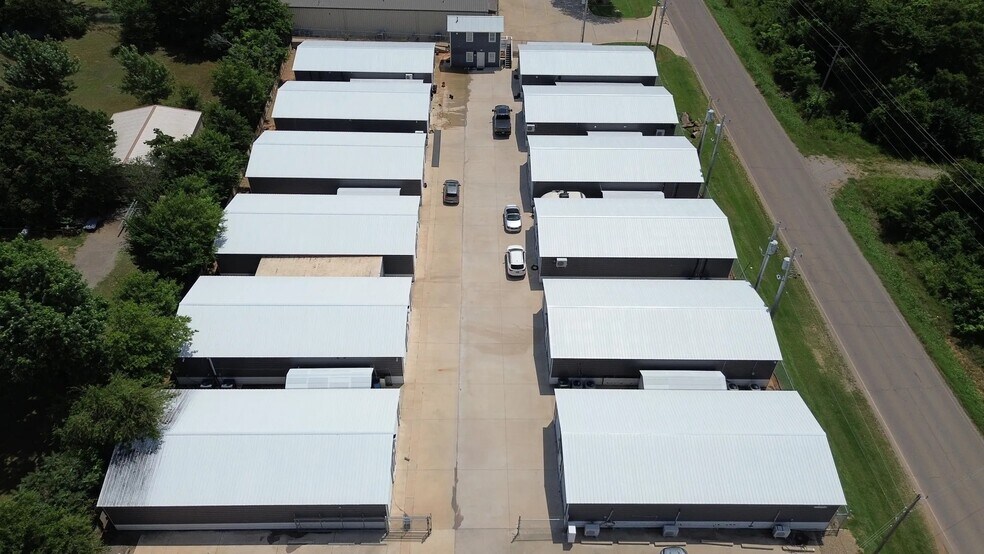 More Photos Of 3275 E Waterloo Rd, Edmond Warehouse For Sale