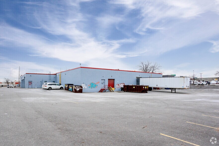 More Photos Of 387 Ontario St, St Catharines General Retail For Sale