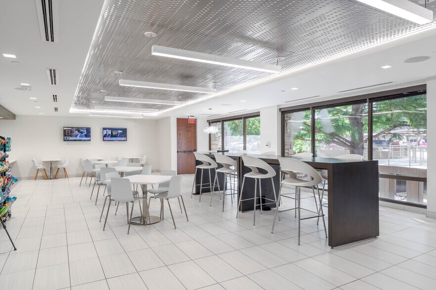 More Photos Of 5020 Riverside, Irving Unknown For Lease