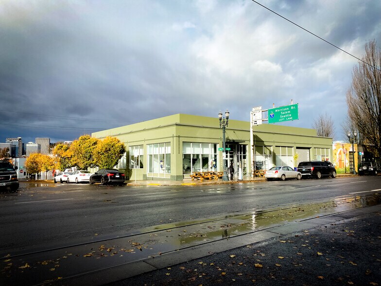 More Photos Of 1125 SE Grand Ave, Portland Restaurant For Lease