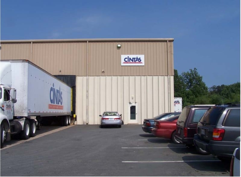 More Photos Of 10902-10904 Carolina Dr, Manassas Warehouse For Lease