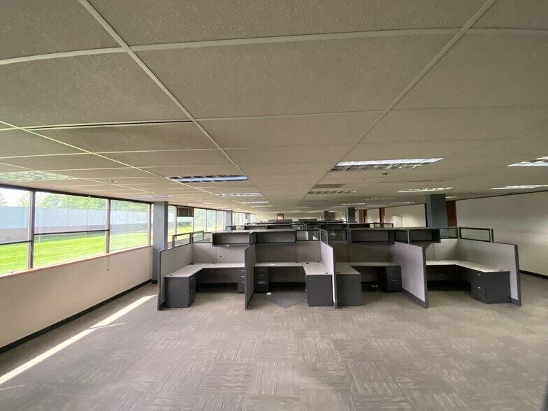 More Photos Of 5001 US Highway 30 W, Fort Wayne Medical For Lease