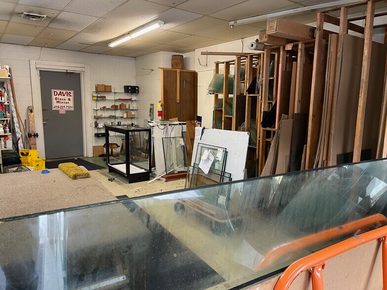 More Photos Of 1623 N Main St, Lima General Retail For Sale
