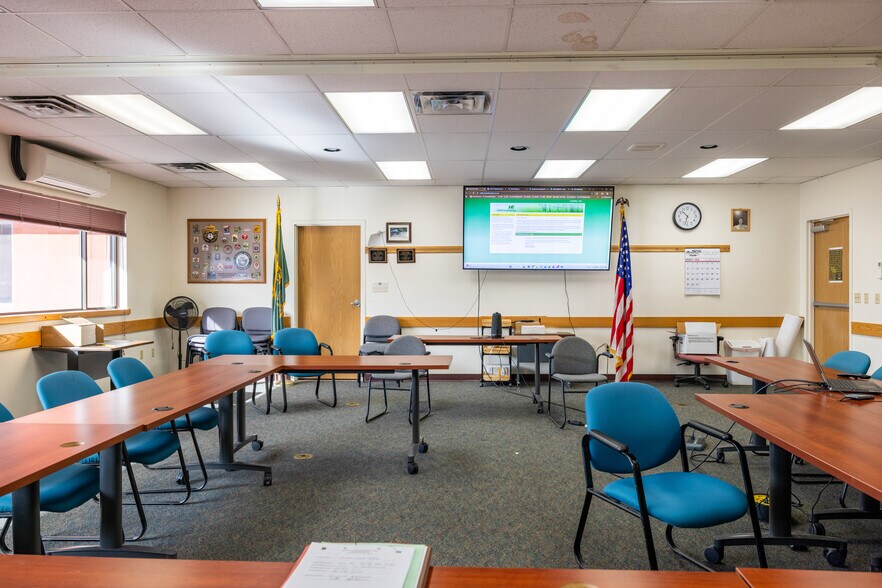 More Photos Of 1820 Meadowlark ln, Butte Office For Sale