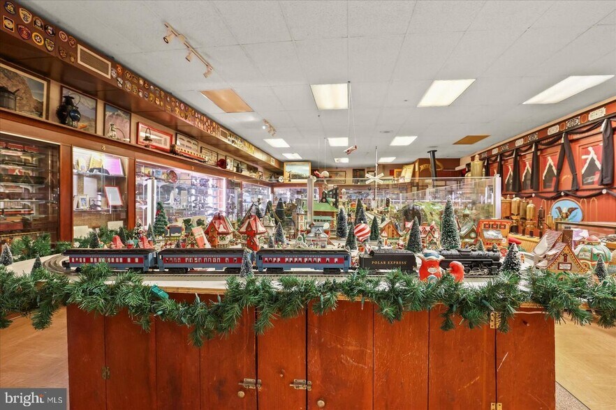 More Photos Of 425 Steinwehr Ave, Gettysburg Storefront Retail Office For Sale