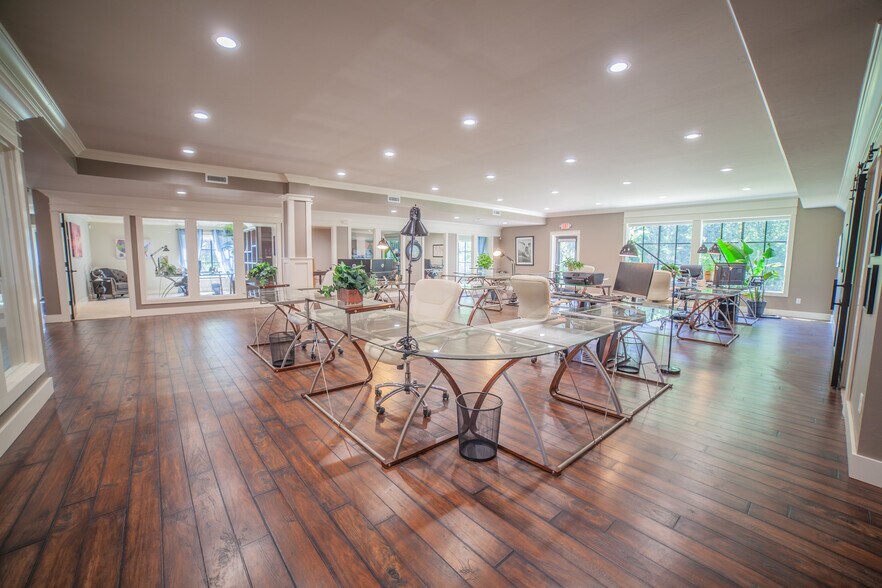 More Photos Of 20 W Highway 130, Newcastle General Retail For Sale