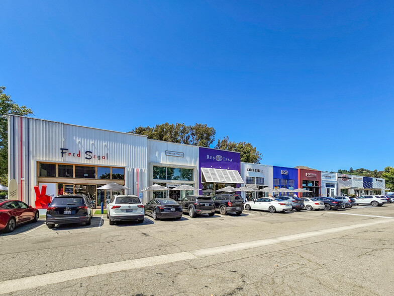 Primary Photo Of 3880 Cross Creek Rd, Malibu Unknown For Lease