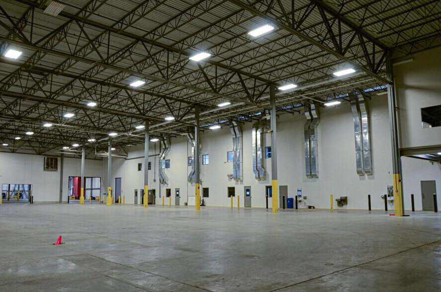 More Photos Of 210 Ski Village Dr, Mount Shasta Distribution For Lease