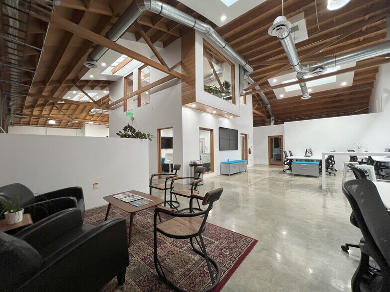 More Photos Of 3390 Robertson Pl, Los Angeles Research And Development For Lease