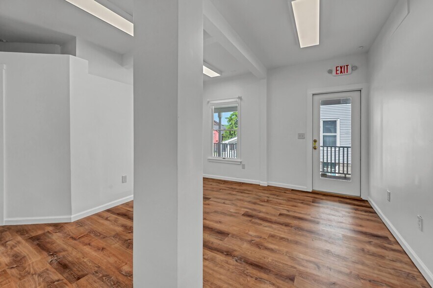 More Photos Of 14 Elm St, New Milford Office For Lease